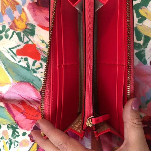 Kate Spade Wallet - Picture 3 of 3